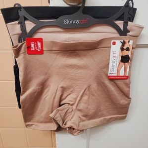 NWT 3PK Skinnygirl Shaping Seamless Shorts; Szs L & M; Tames your Tummy; $35